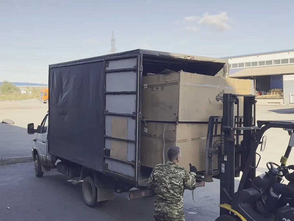 Челябинская таможня передала конфискованные мотоциклы и одежду Народному фронту
