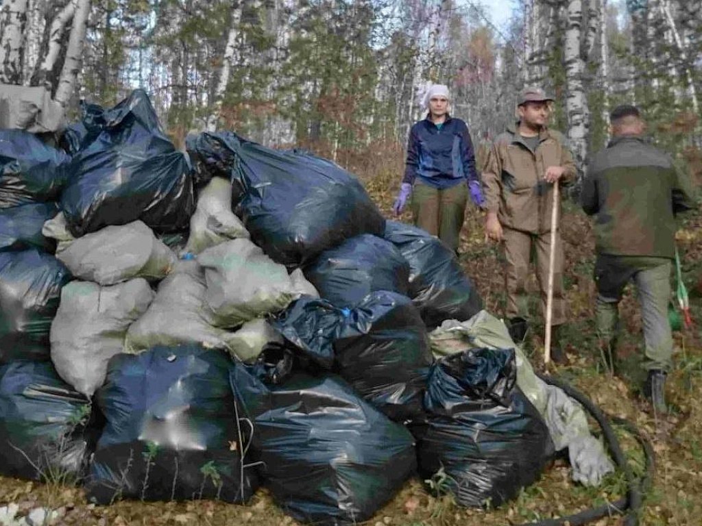 На Магнитских разломах в Таганае убрали свалку бытового мусора