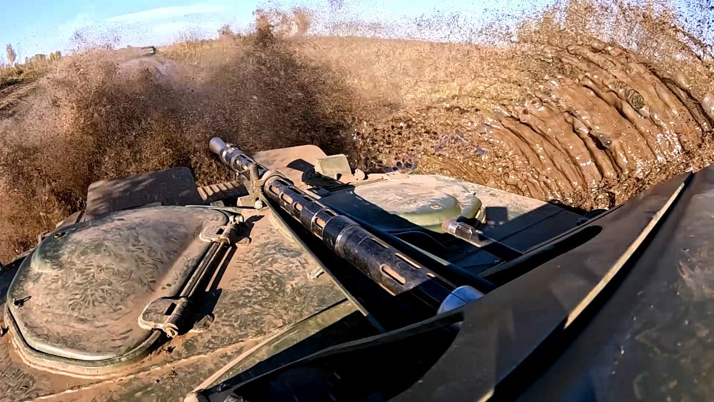 На Чебаркульском полигоне военные отработали штурм населенного пункта