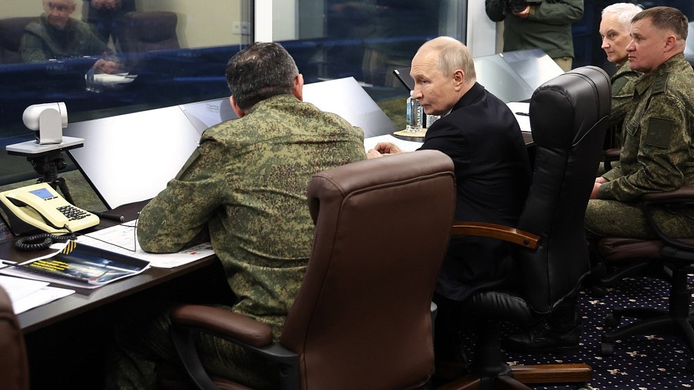 Владимир Путин встретился с иностранными военными атташе в Чебаркуле