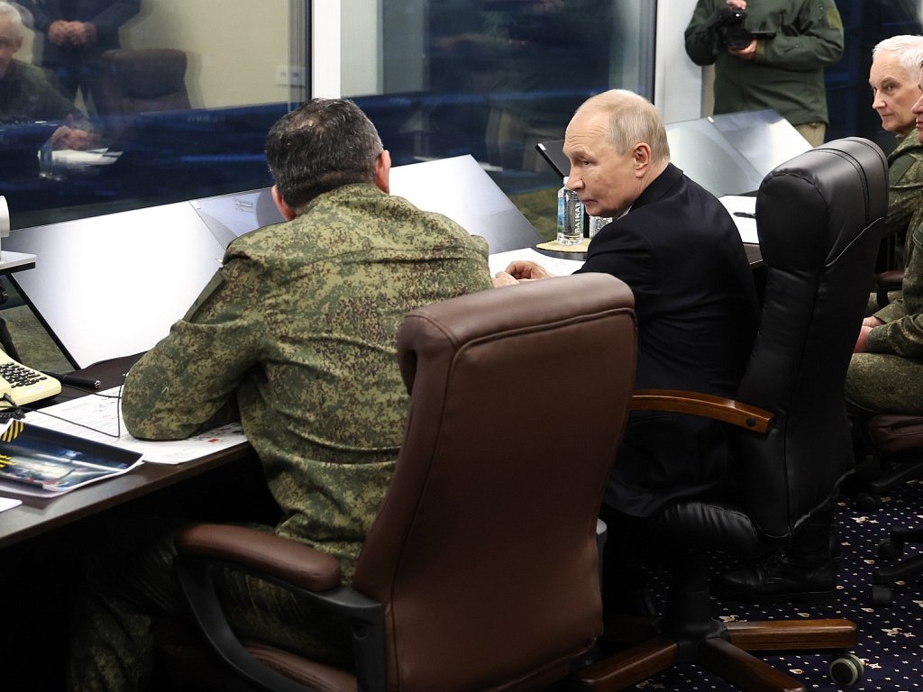 Владимир Путин встретился с иностранными военными атташе в Чебаркуле