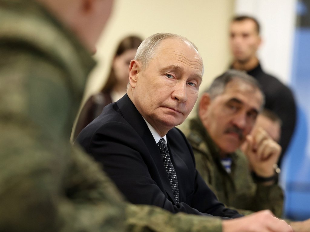 Владимир Путин посетил военный полигон «Чебаркульский» в Челябинской области