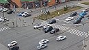 В центре Челябинска курьер врезался в Haval, уходя от столкновения с Volkswagen