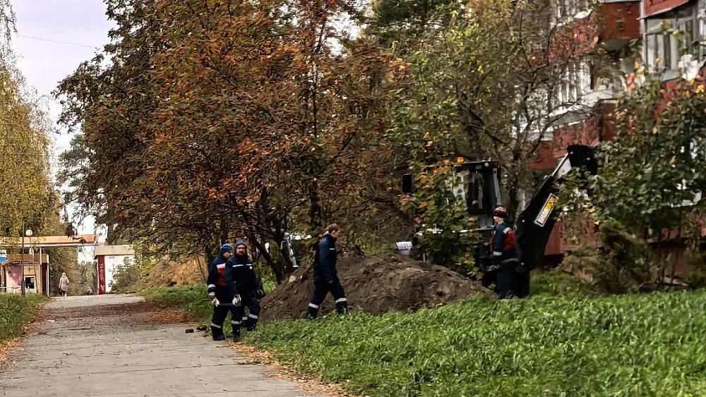 В Озерске устраняют последствия коммунальной аварии