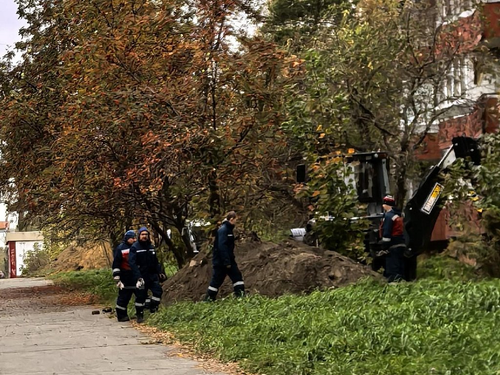 В Озерске устраняют последствия коммунальной аварии