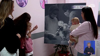 В Челябинске открылась фотовыставка «Руки любви»