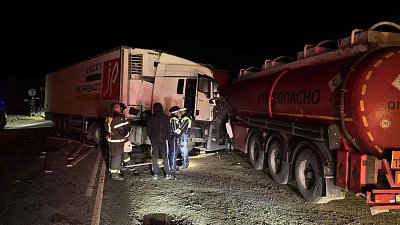 На трассе М‑5 под Симом фура вылетела на встречку и столкнулась с двумя машинами