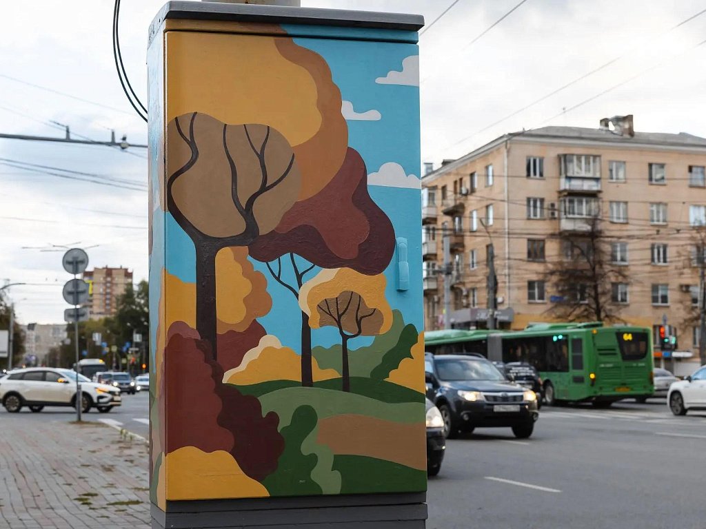 В Челябинске расписали еще 30 технических шкафов