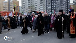 Тысячи верующих прошлись крестным ходом в Челябинске 