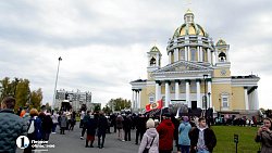 Тысячи верующих прошлись крестным ходом в Челябинске 