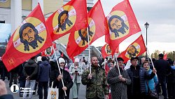 Тысячи верующих прошлись крестным ходом в Челябинске 