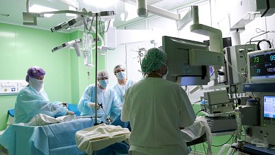 Челябинские врачи помогли будущей маме избавиться от огромной кисты