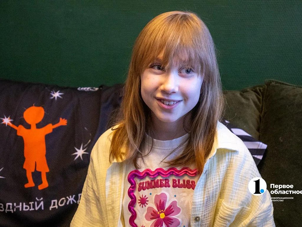 Десятилетняя девочка с аутизмом украсила джерси и шайбу для «Трактора»
