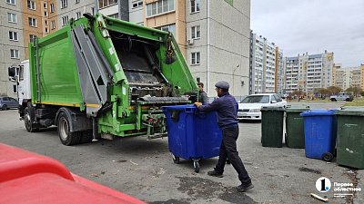 Шины и строительные отходы мешают вывозу мусора в Челябинске