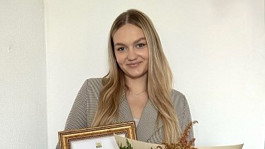 Челябинский преподаватель живописи стала лучшим молодым педагогом Урала