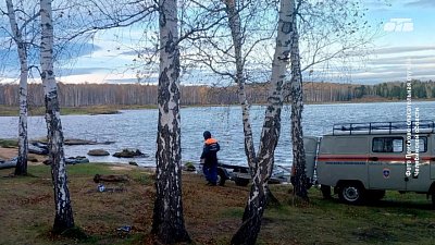 На озере Аргази спасатели ищут пропавшего рыбака
