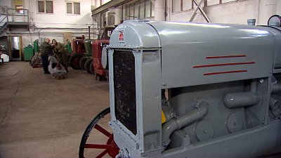 В Челябинске реставратор вернул к жизни легендарный советский трактор