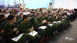 200 челябинских кадетов примерили на себя профессии спасателей