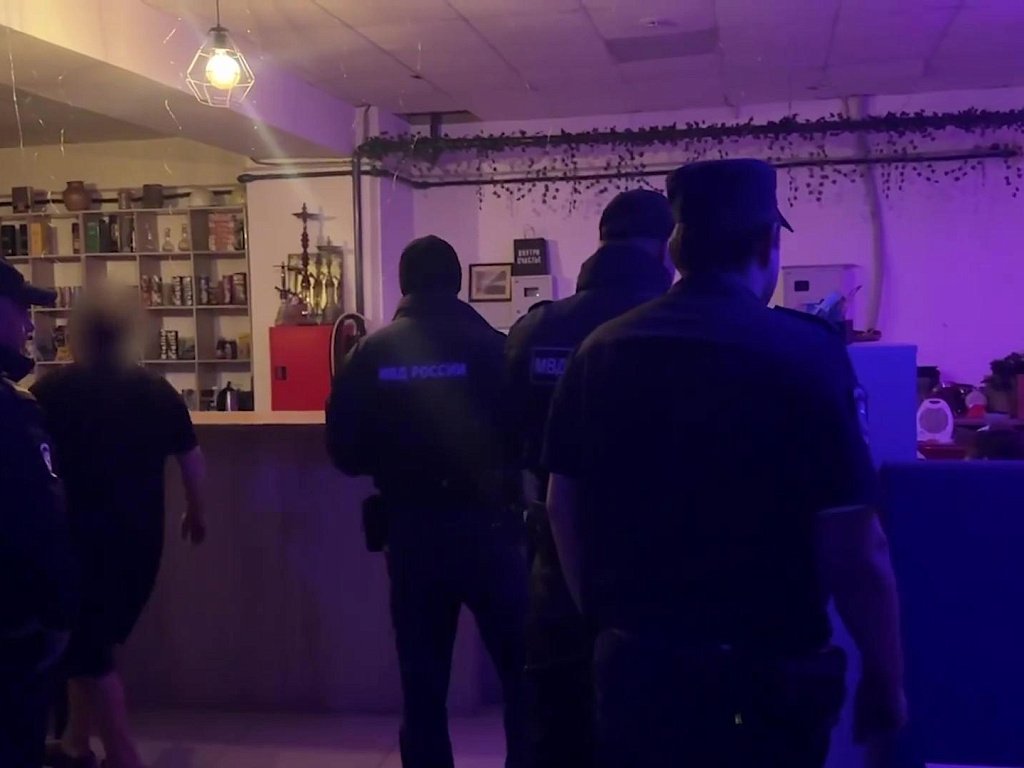 В Южноуральске полицейские нашли подростков в ночном клубе