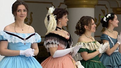 В Челябинске закружились в ритмах XIX века