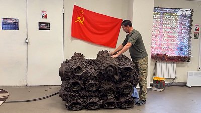 Челябинский волонтер в одиночку сплел более одиннадцати тысяч масксетей для фронта
