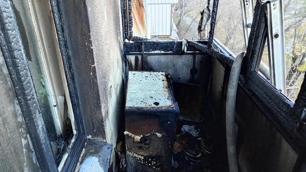 В Челябинске 23 человека эвакуировались из многоэтажки из‑за пожара
