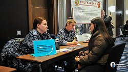 Челябинцам на ярмарке вакансий предложили 3 тысячи рабочих мест