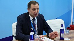 Алексей Текслер обсудил развитие южноуральского хоккея с президентом КХЛ