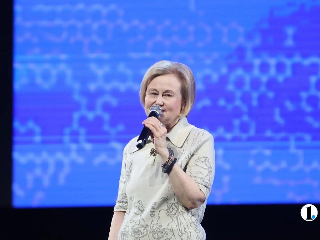 Дарья Донцова на форуме в Челябинске рассказала о вдохновении