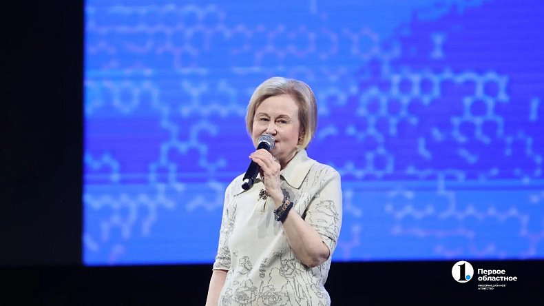 Дарья Донцова на форуме в Челябинске рассказала о вдохновении