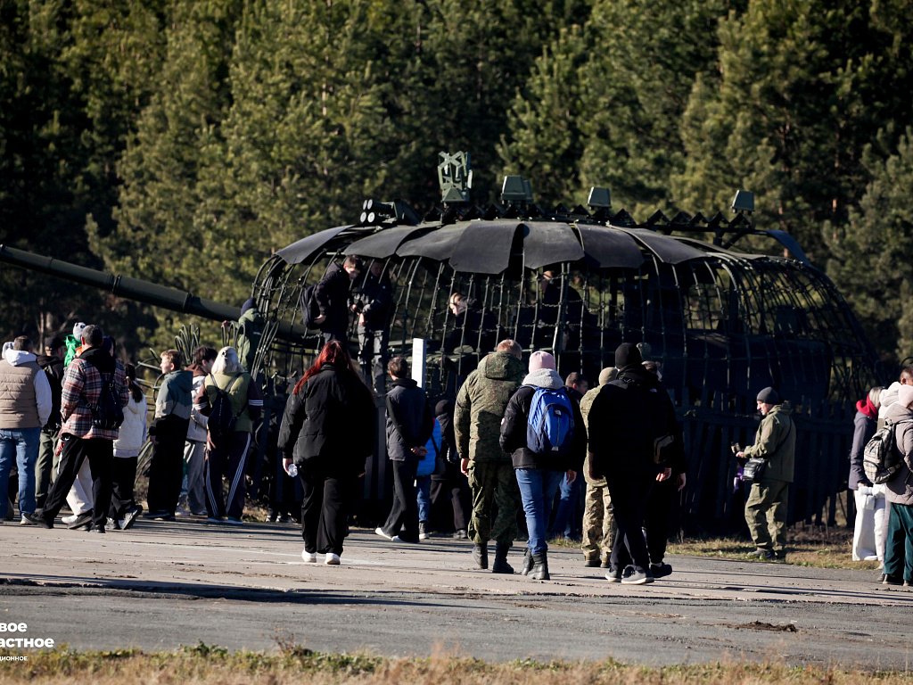 Танк Т-90М «Прорыв» стал главной звездой фестиваля «Броня Танкограда» в Чебаркуле