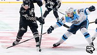 «Трактор» взял реванш у «Сибири» и выиграл домашний матч со счетом 2:1