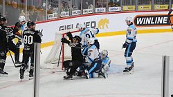 «Трактор» взял реванш у «Сибири» и выиграл домашний матч со счетом 2:1