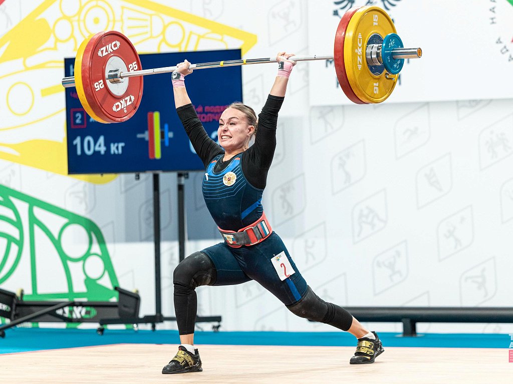 Российские тяжелоатлеты выступят на чемпионате мира с национальной символикой