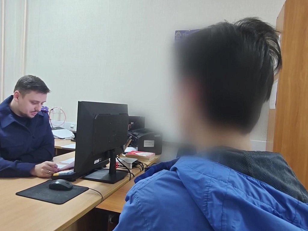 17-летнего жителя Каслей будут судить за распространение агитационных листовок