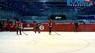 Депутаты ЗСО провели открытый турнир по хоккею на валенках 