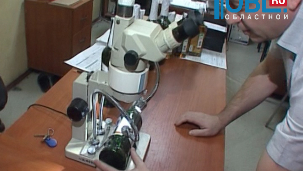 Криминалисты исследуют поддельные полисы ОСАГО и некачественный алкоголь