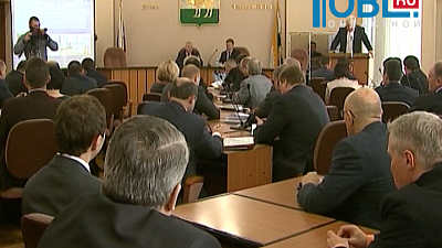 Мэр Челябинска потребовал от коммунальщиков усилить работу по очистке крыш от снега