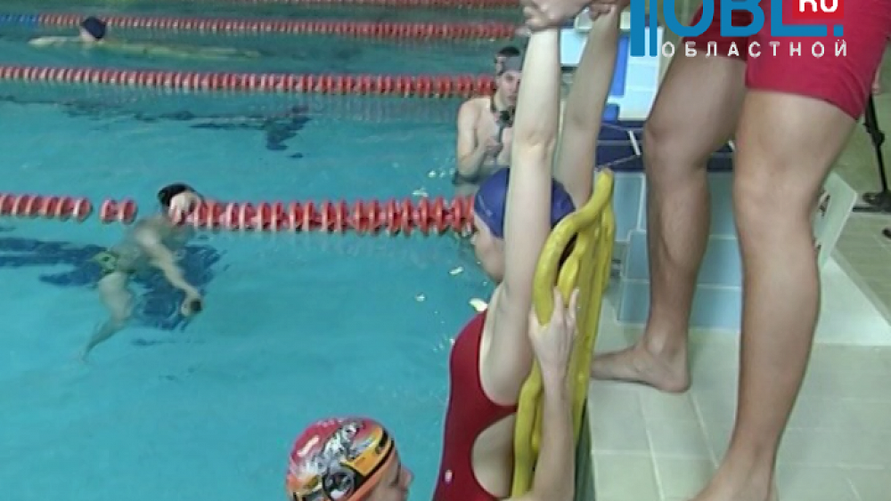 Матросы-спасатели провели мастер-класс по спасению и оказанию помощи утопающим