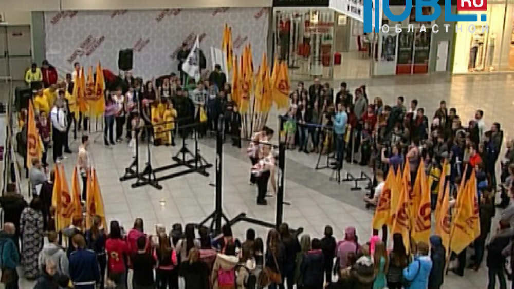 Поклонники воркаута показали мастер-класс по силовому спорту в крупнейшем торговом комплексе