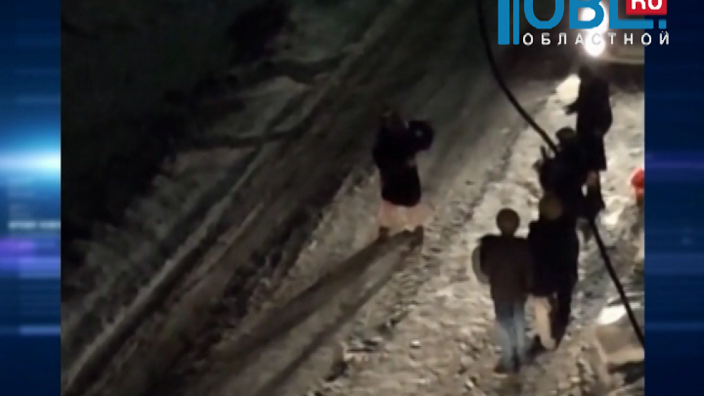 Серенаду под окном получила на день рождения девушка из Челябинска 