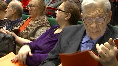 По телефонам "горячей линии" минсоц пенсионерам объясняют, какие у них есть льготы на капремонт