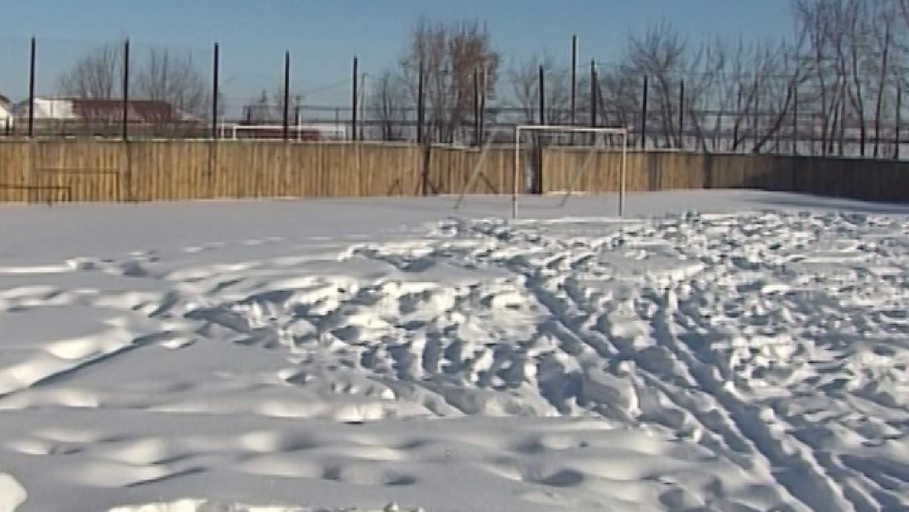 Люди обвиняют чиновников в отсутствие катка