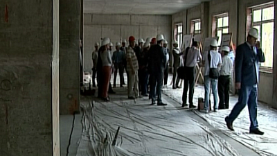 Губернатор потребовал не замораживать стройки больших объектов