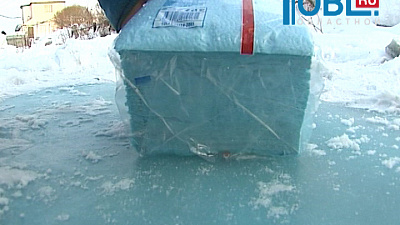 В Челябинске появились синие сугробы