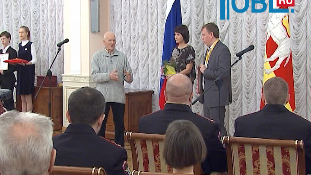 18 южноуральцев получили награды за подвиги и добрые дела