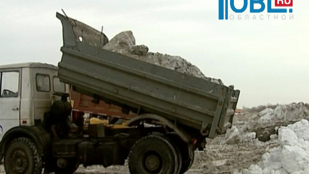 На 3 челябинских полигона в сутки вывозится по 15 тысяч тонн снега