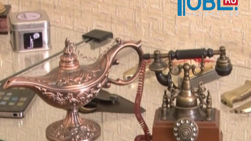 Еманжелинец открыл в своей квартире уникальный музей сувениров