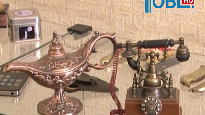 Еманжелинец открыл в своей квартире уникальный музей сувениров