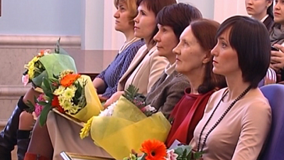 С профессиональным праздником южноуральских журналистов сегодня поздравил губернатор